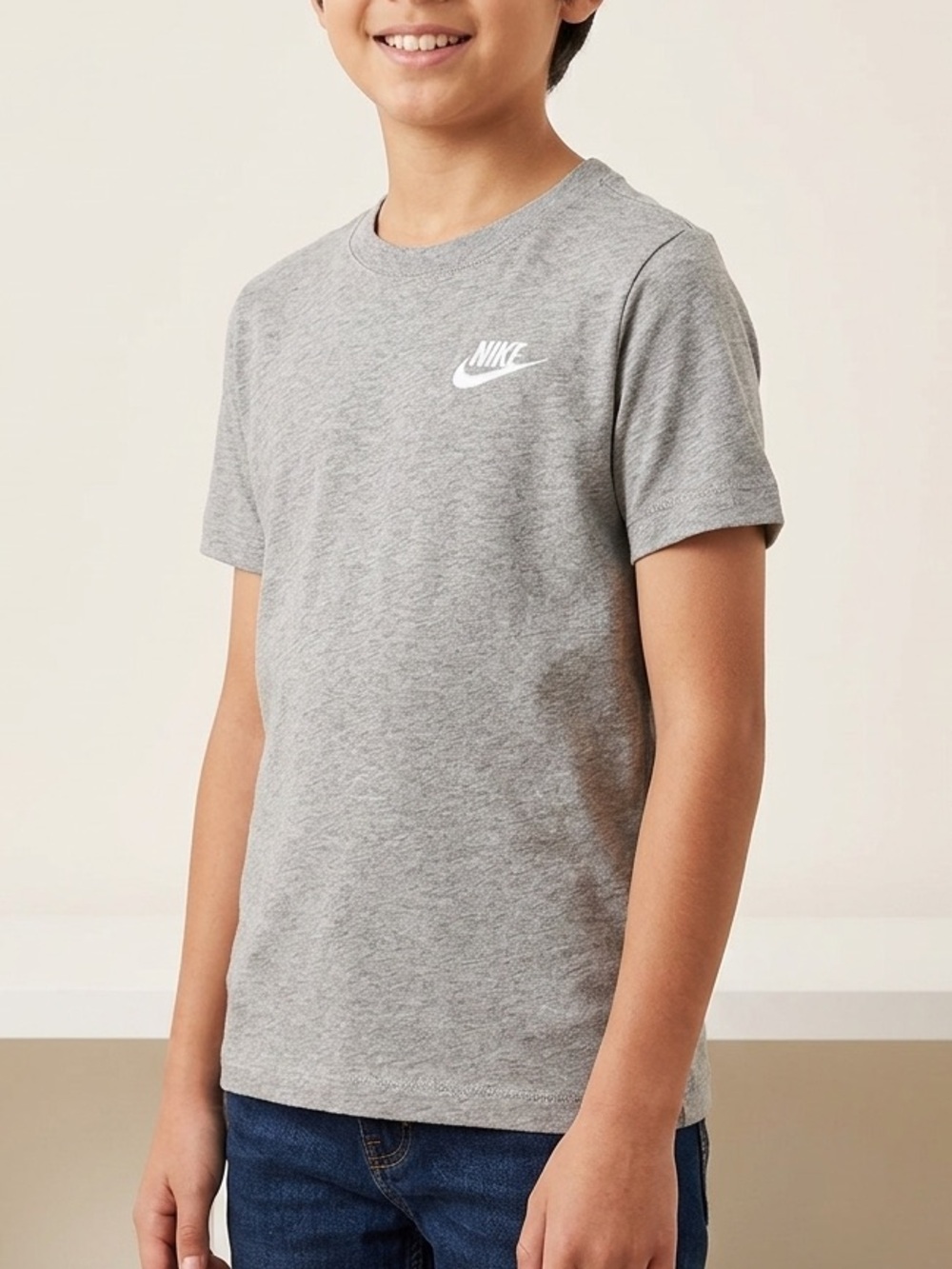 Nike Kids Grey Short-Sleeve Tee with White Logo soft COTTON medium
